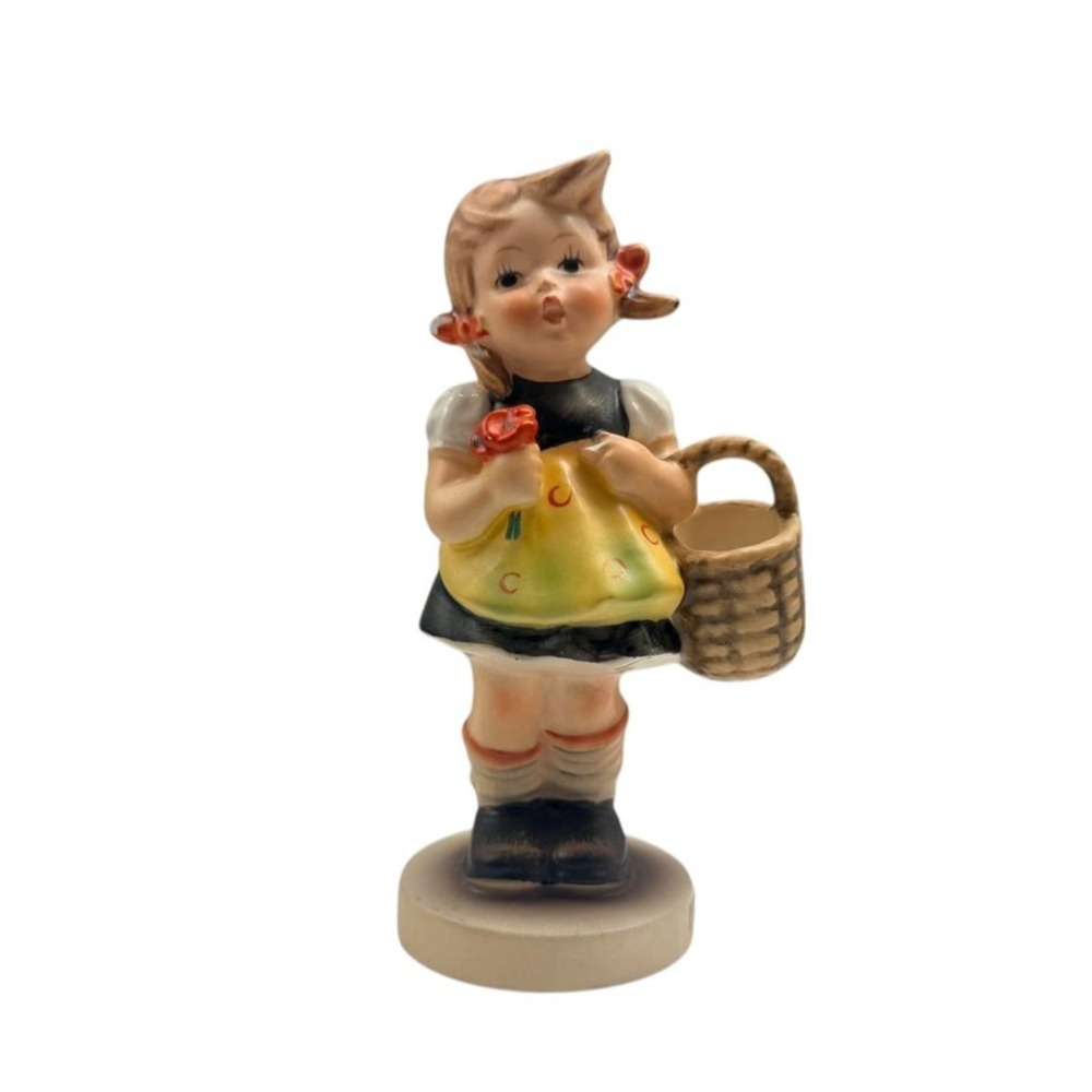 Goebel Hummel Sister #98/0 Figurine 5.5" tall West Germany